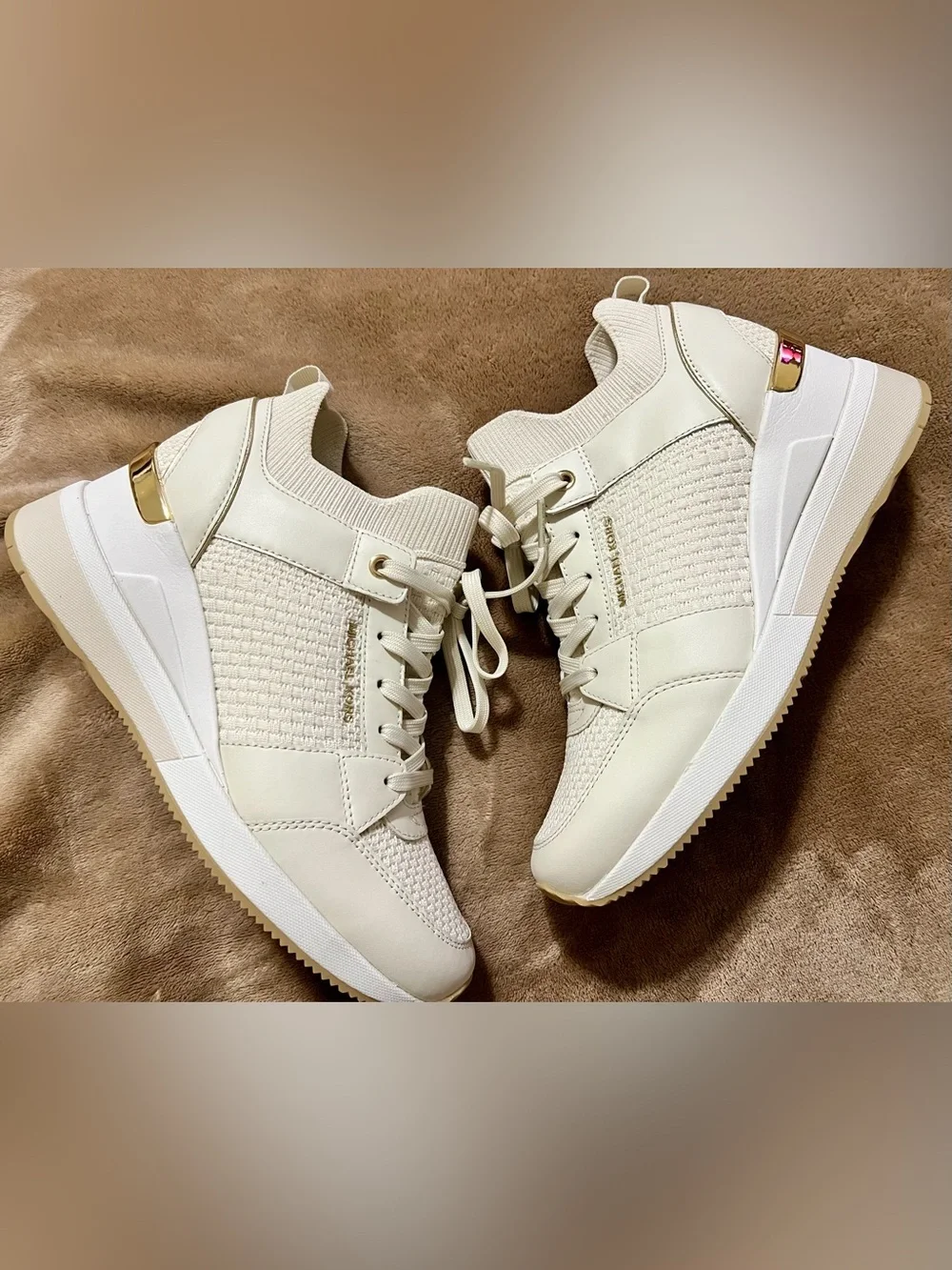 NWOB MICHAEL Michael Kors Georgie Knit Lace-Up Trainer Sneakers - Off White 8M